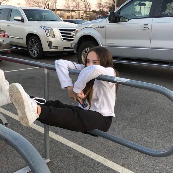 Meet your Posher, Riley - Picture 3 of 4